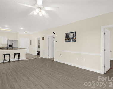 9047 Meadow Vista Road - Photo Thumbnail 13