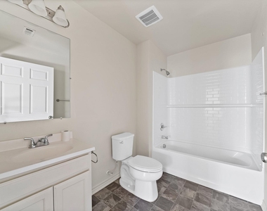 1415 E Jefferson Avenue - Photo Thumbnail 9