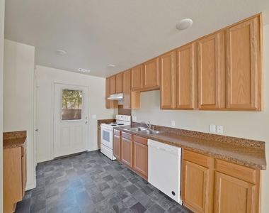 1415 E Jefferson Avenue - Photo Thumbnail 8