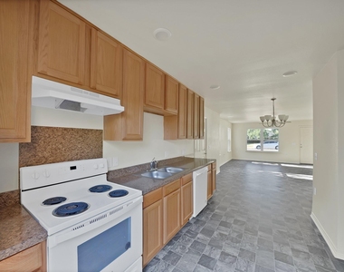 1415 E Jefferson Avenue - Photo Thumbnail 6