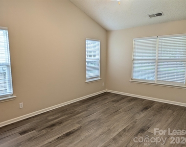 2151 Wexford Way - Photo Thumbnail 2