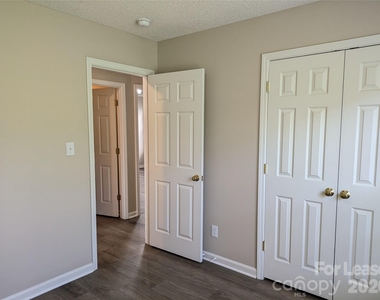 2151 Wexford Way - Photo Thumbnail 9