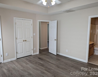 2151 Wexford Way - Photo Thumbnail 14
