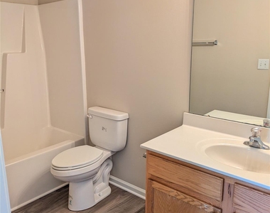 2151 Wexford Way - Photo Thumbnail 11