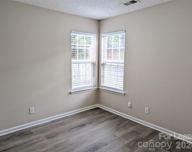 2151 Wexford Way - Photo Thumbnail 10