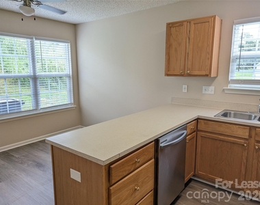 2151 Wexford Way - Photo Thumbnail 6