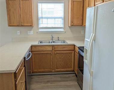 2151 Wexford Way - Photo Thumbnail 5