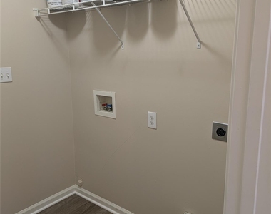 2151 Wexford Way - Photo Thumbnail 17