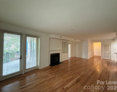 718 W Trade Street - Photo Thumbnail 5