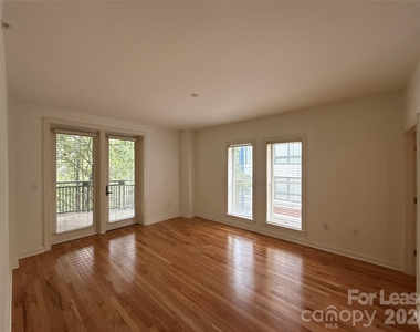 718 W Trade Street - Photo Thumbnail 6