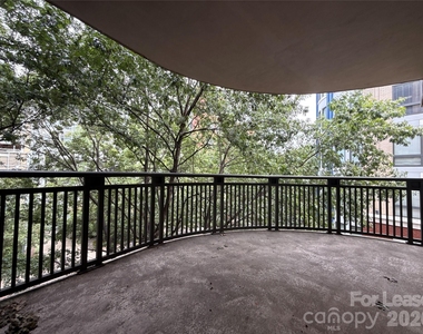 718 W Trade Street - Photo Thumbnail 11