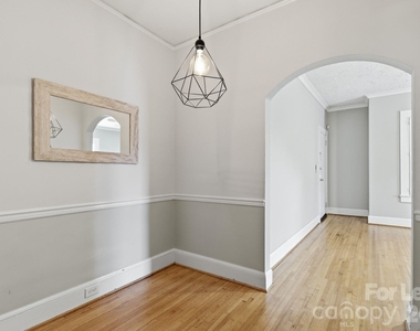 2112 Crescent Avenue - Photo Thumbnail 12