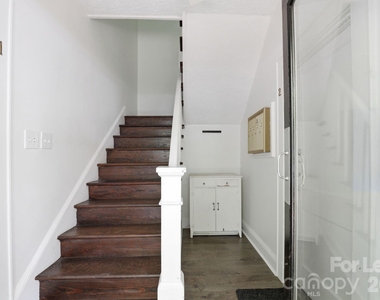 2112 Crescent Avenue - Photo Thumbnail 6