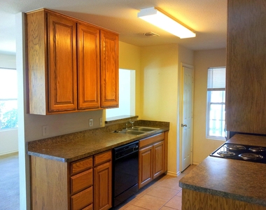 208 N Val Verde Circle - Photo Thumbnail 5