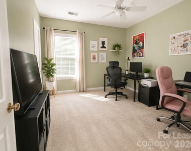 9813 Hyde Glen Court - Photo Thumbnail 6