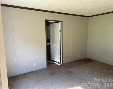 115 Kimberly Circle - Photo Thumbnail 7