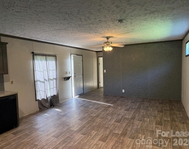 115 Kimberly Circle - Photo Thumbnail 6