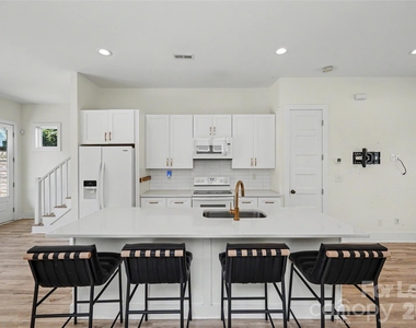 1521 Walton Road - Photo Thumbnail 2