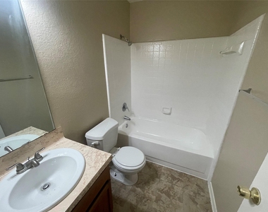 1319 Glencliff Court - Photo Thumbnail 9