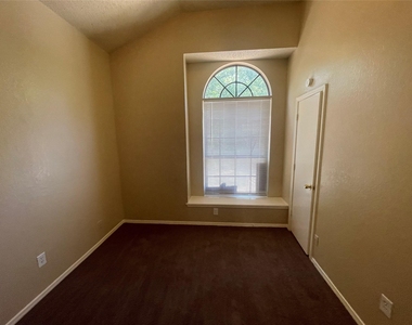 1319 Glencliff Court - Photo Thumbnail 8