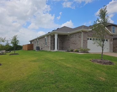 2005 Meadow Park Drive - Photo Thumbnail 1