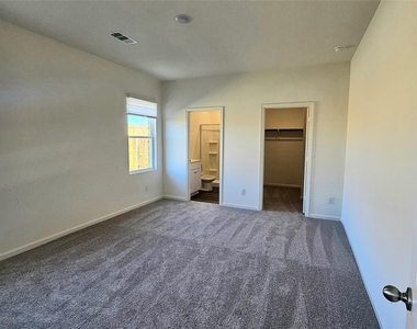 2005 Meadow Park Drive - Photo Thumbnail 11