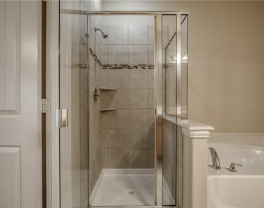 817 Silvermoon Drive - Photo Thumbnail 12