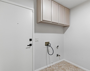 3512 Bender Trail - Photo Thumbnail 21
