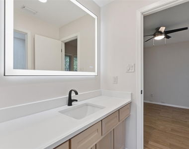 3512 Bender Trail - Photo Thumbnail 20