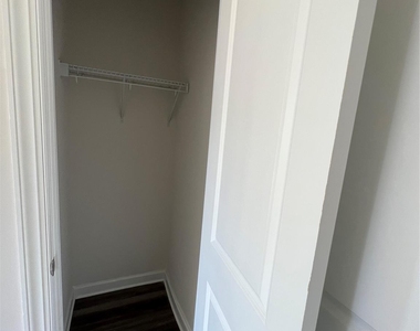 2514 Arbor Loop Drive - Photo Thumbnail 7