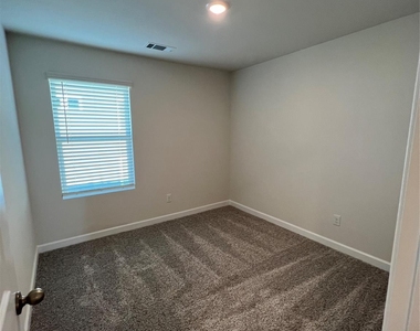 2514 Arbor Loop Drive - Photo Thumbnail 29