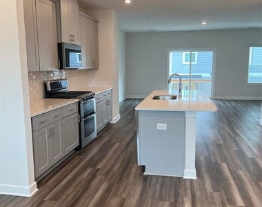 2514 Arbor Loop Drive - Photo Thumbnail 15