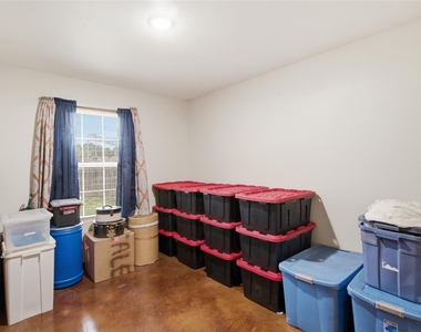 2900 Fitzhugh Avenue - Photo Thumbnail 16