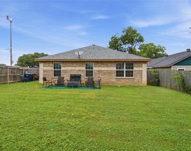 2900 Fitzhugh Avenue - Photo Thumbnail 24