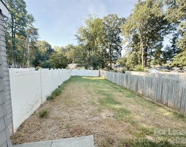 807 Mcarthur Avenue - Photo Thumbnail 17