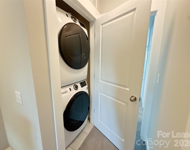 807 Mcarthur Avenue - Photo Thumbnail 15