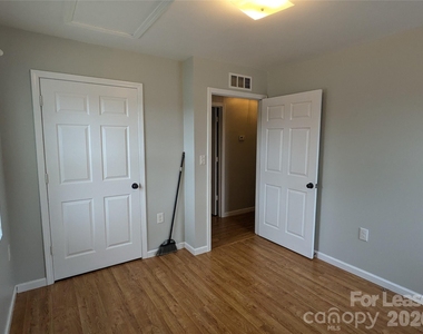 322 Clover Street - Photo Thumbnail 13