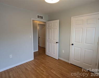322 Clover Street - Photo Thumbnail 10