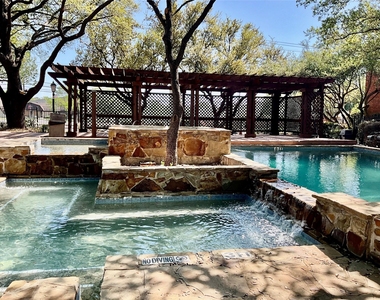 3609 W Northgate Drive - Photo Thumbnail 16