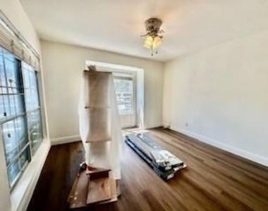 3609 W Northgate Drive - Photo Thumbnail 9