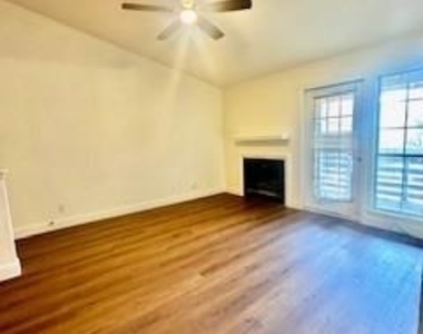 3609 W Northgate Drive - Photo Thumbnail 2