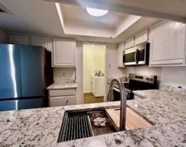 3609 W Northgate Drive - Photo Thumbnail 4