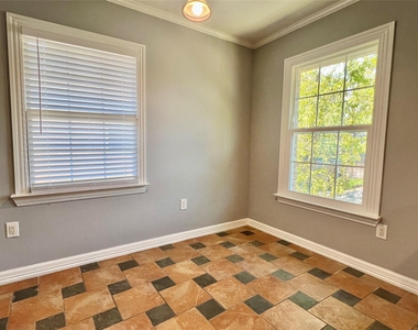 6017 La Vista Drive - Photo Thumbnail 8