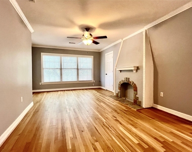 6017 La Vista Drive - Photo Thumbnail 2
