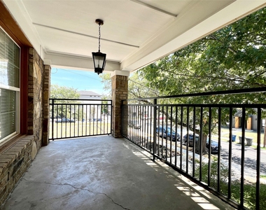 6017 La Vista Drive - Photo Thumbnail 3
