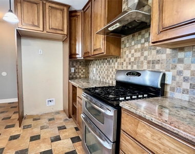 6017 La Vista Drive - Photo Thumbnail 5