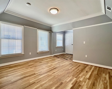 6019 La Vista Drive - Photo Thumbnail 3