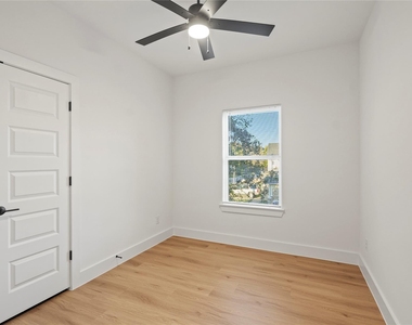 2210 Bethurum - Photo Thumbnail 12