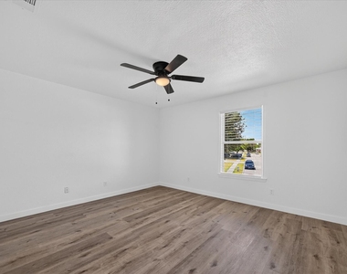 620 Royal Crest Drive - Photo Thumbnail 18