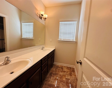 10326 Newbridge Road - Photo Thumbnail 11